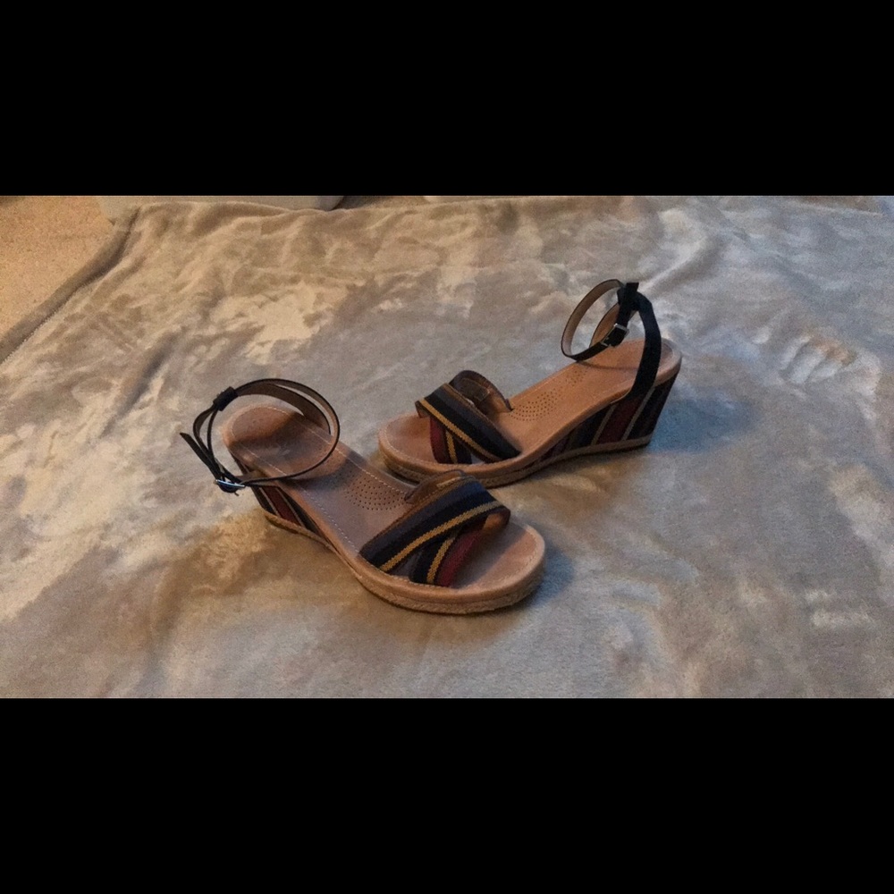 Wmns UGG Wedge Sandal Size 8
